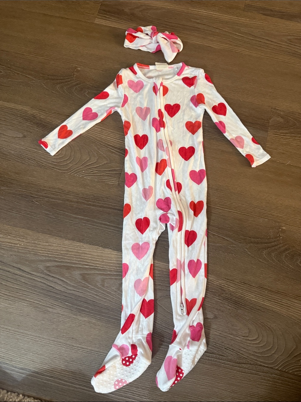 NWOT Tullabee ribbed heart modal footie with matching bow - 12-18m
